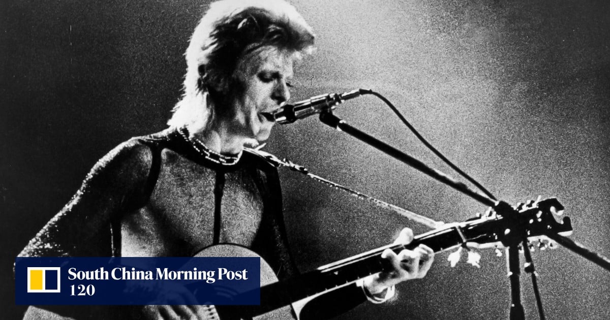 David Bowie’s handwritten lyrics and notes for 2 songs from ‘Ziggy Stardust’ album could fetch US5,000 at auction