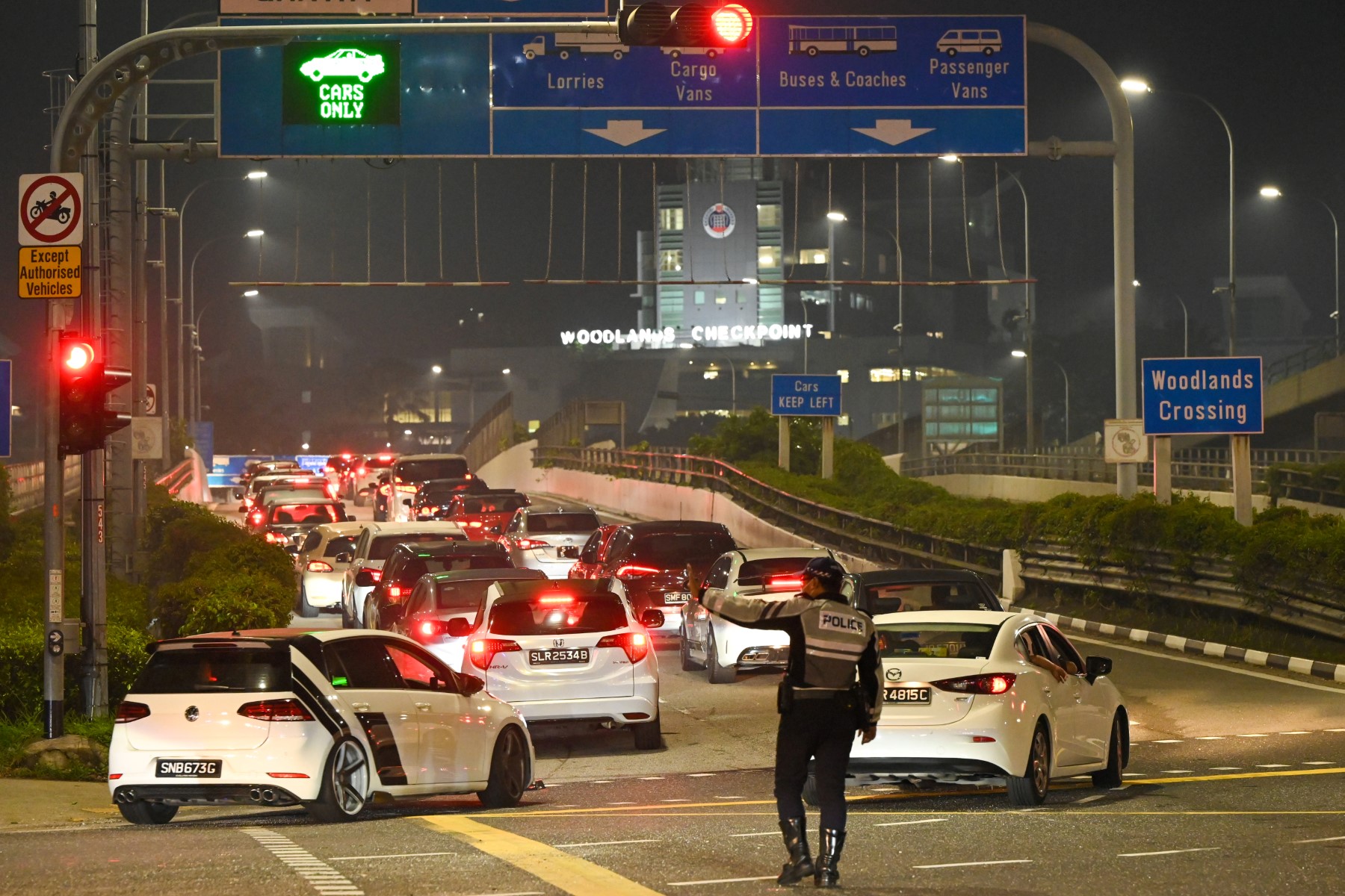 Over 1.3M passengers passed through Woodlands and Tuas Checkpoints last weekend