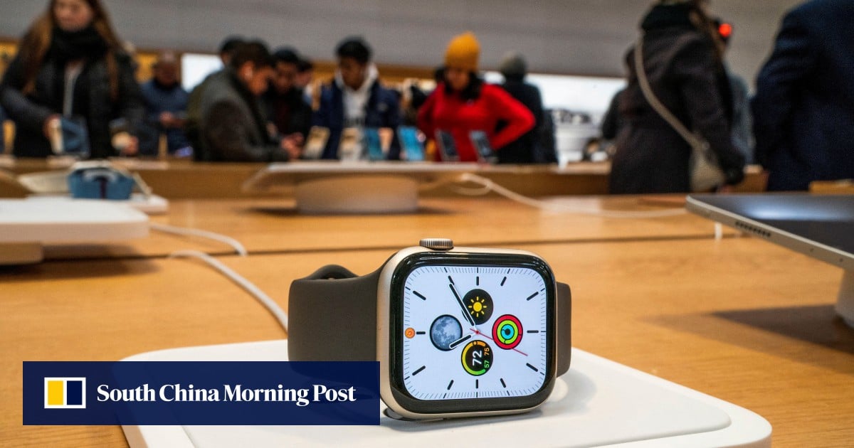 Apple resumes sale of watches after appeals court lifts US ban