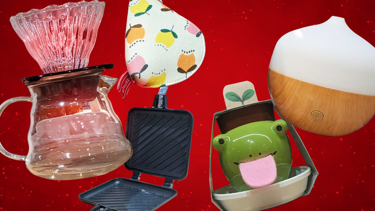 30 cheap Christmas gifts to get from Daiso, Don Don Donki, Popular Bookstore, Hands