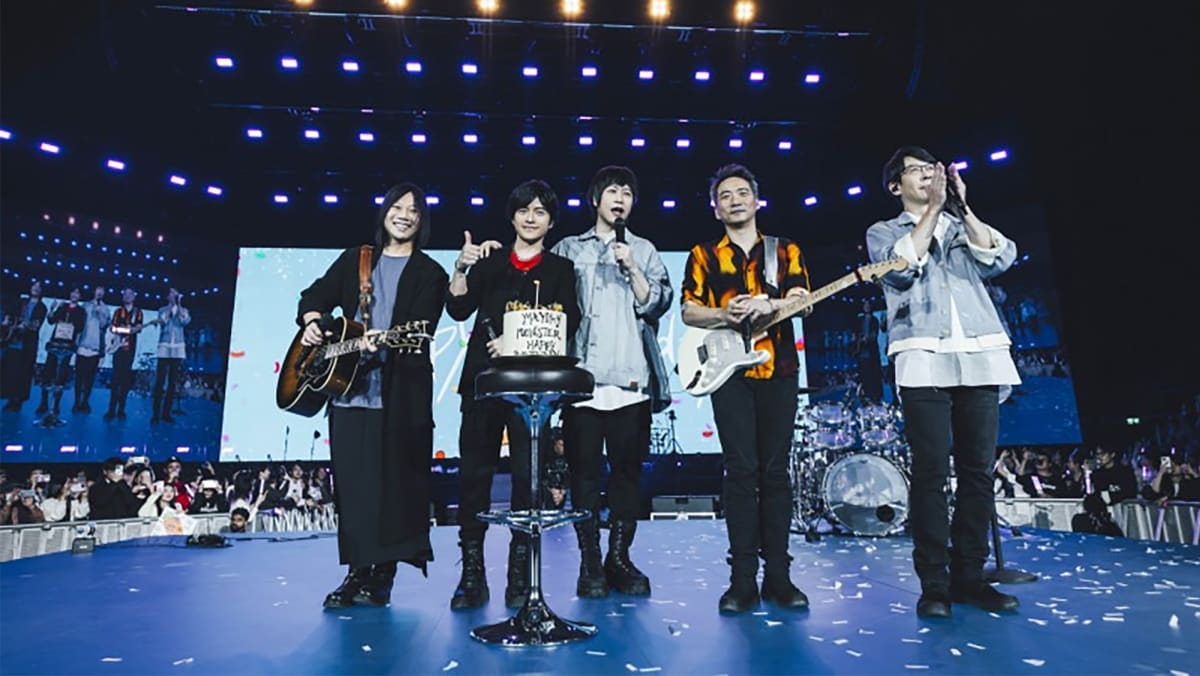 Mayday Shuts Down Lip-Sync Accusations At Paris Concert, Ashin Sings Live For 3 Hours