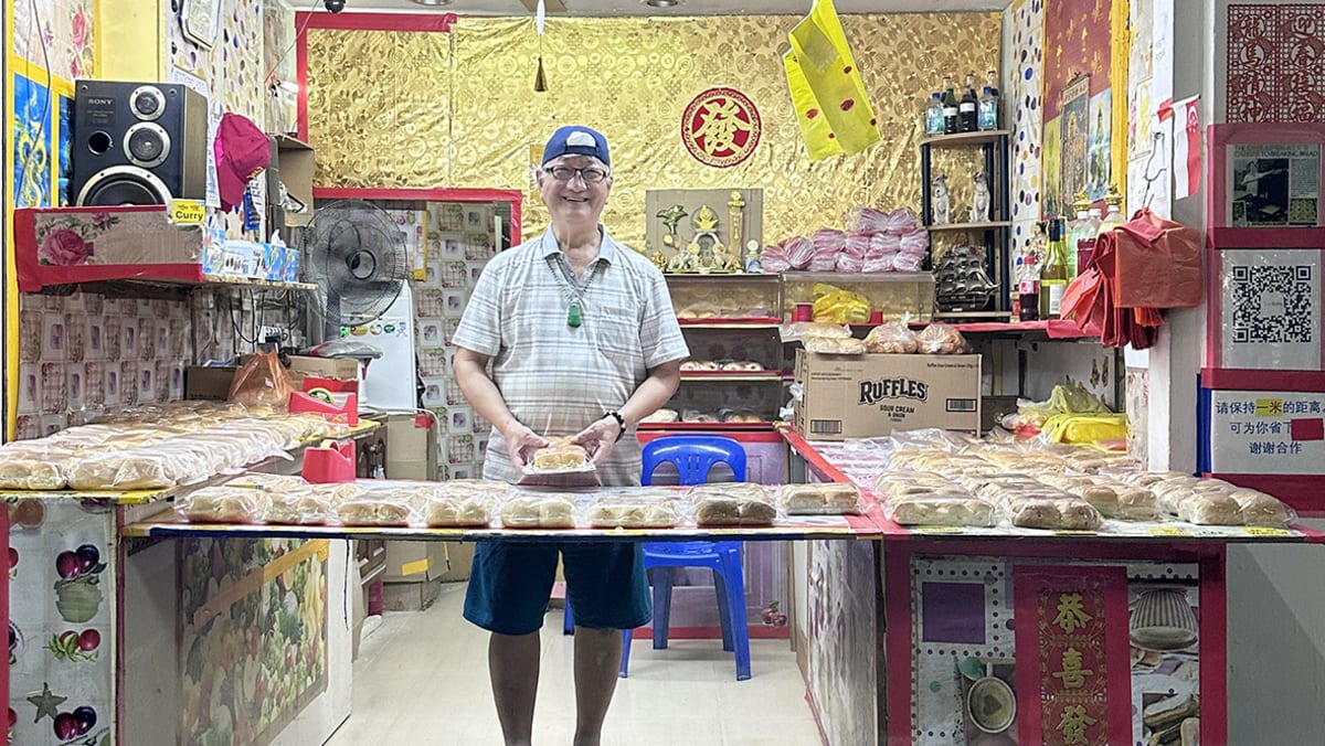 Omzyn Cake Confectionery is an old-school bakery at Toa Payoh that sells S buns