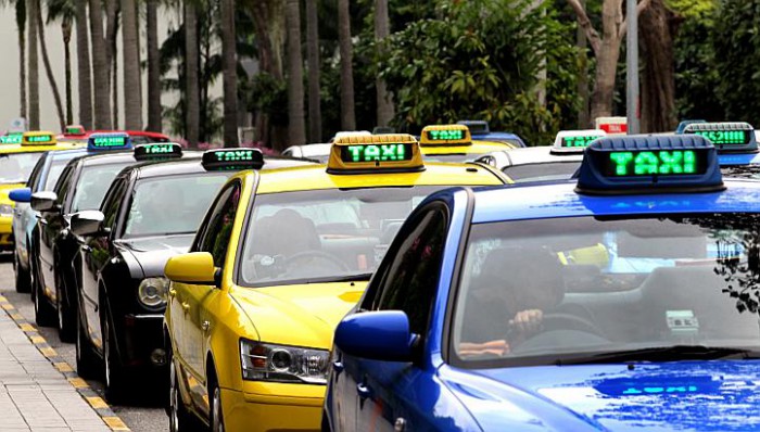 Cabbies slapped with S0 fine for overcharging passengers at MBS, Changi Airport