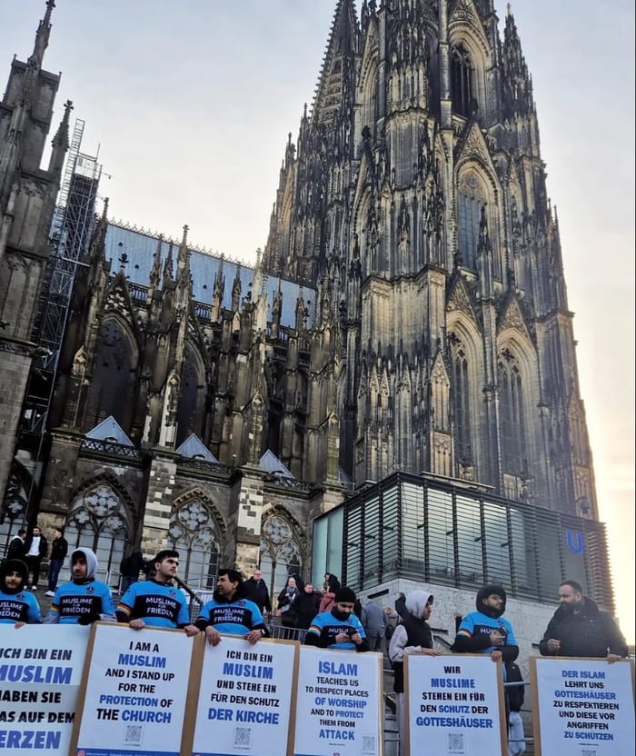 Something that’s gonna be unpopular here, but anyway: Muslims symbolically protecting the Cologne cathedral (a planned terrorist attack has been uncovered by police several days before Christmas, all suspects in custody, progress and state of plans rather unclear though)