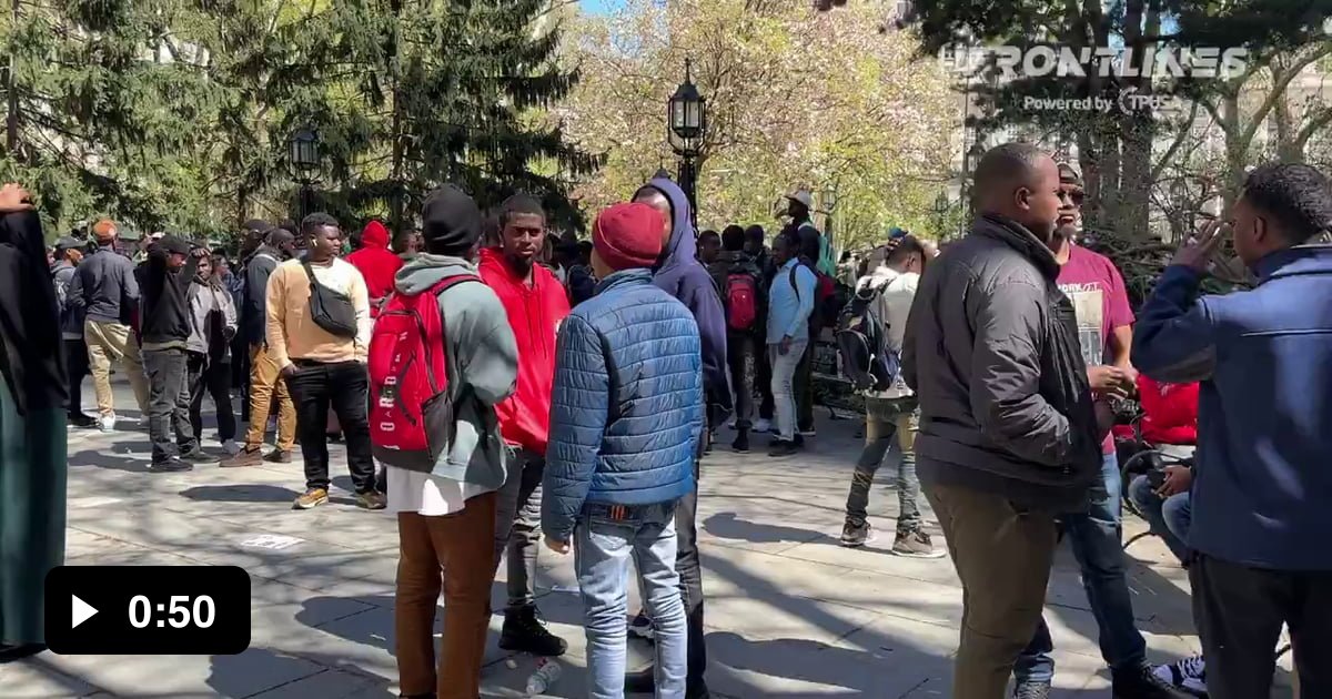 Undocumented migrants, mostly males from Africa and Haiti, are occupying an area in front of City Hall in New York City to demand more financial benefits and better housing. City officials promised to make it their top priority on the agenda.