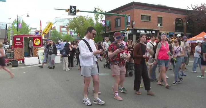 Tens of thousands flock to Lilac Festival as business booms for 600 Calgary vendors – Calgary