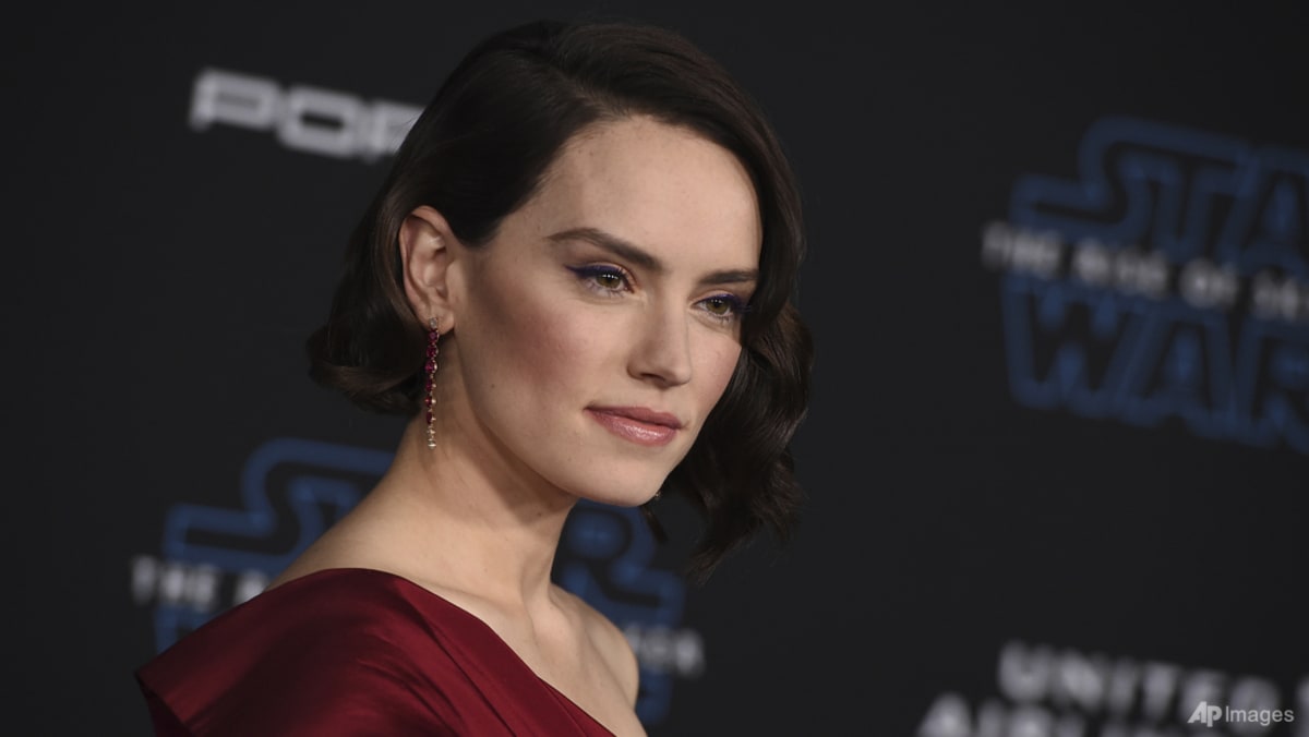 Star Wars star Daisy Ridley diagnosed with Graves’ disease