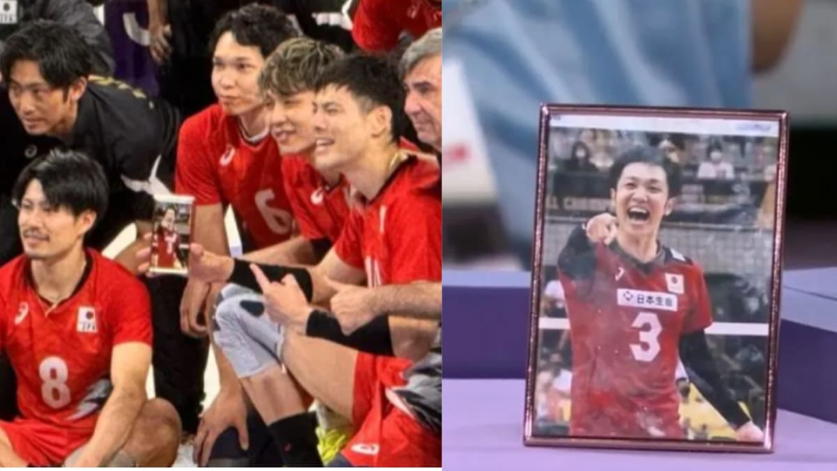 Japanese Men’s Volleyball Team Carried Framed Photo Of Late Teammate To Their Matches At The Olympics