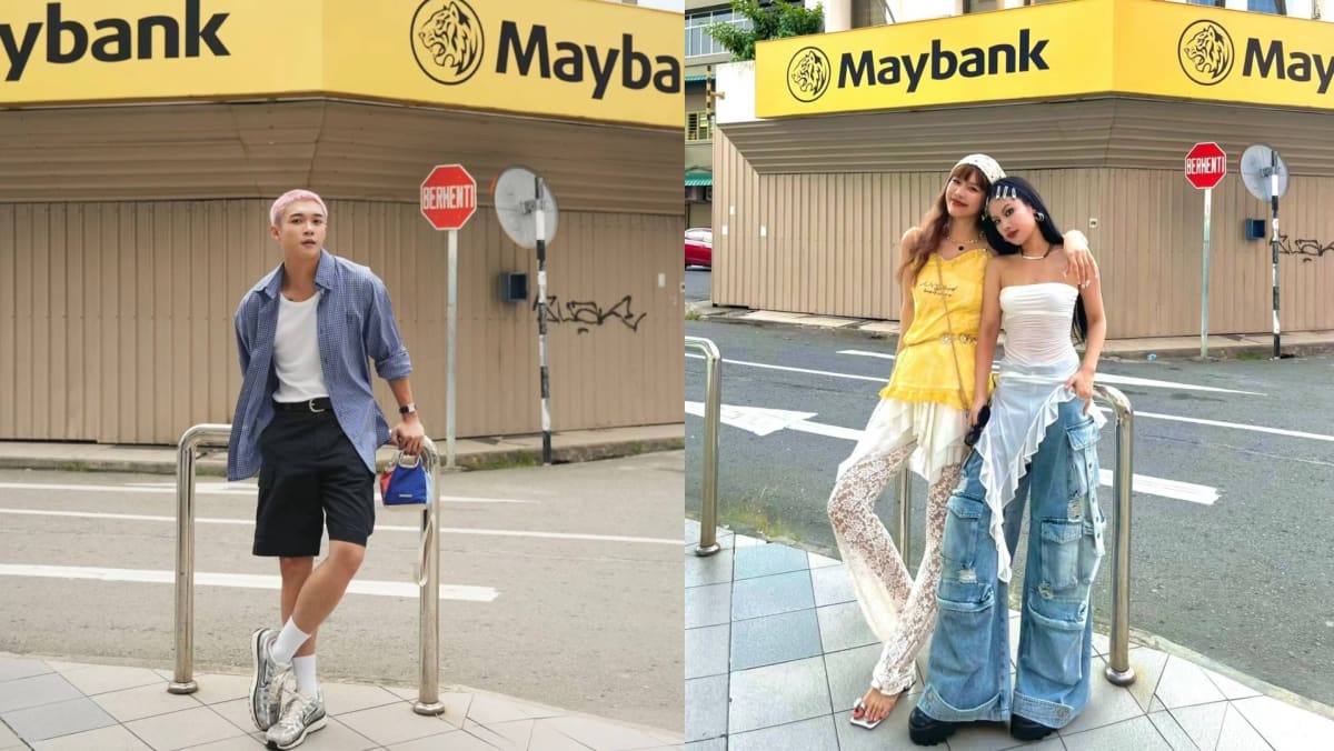 A Maybank Branch In M’sia Has Turned Into A Must-Visit Stop For Tourists