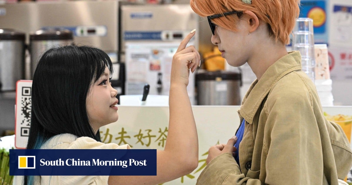 Why aren’t Chinese women dating? They are … with girl cosplayers playing their ideal men