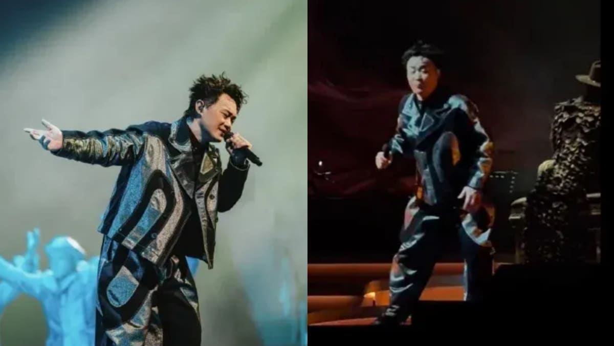 Eason Chan Spits Out Insect That Flew Into His Mouth On Stage, Continues Singing Without Missing A Beat