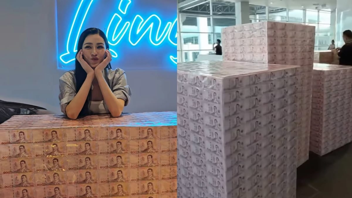 Thai-Chinese Star Lingling Kwong Receives At Least S7K In Cash From Fans At Recent Fan Meet