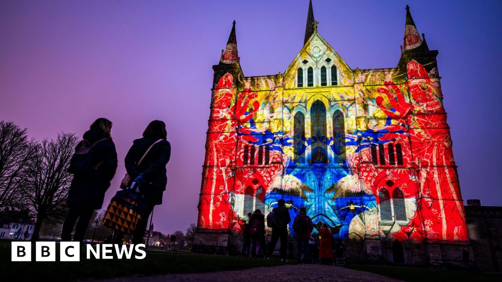 Cathedral light display wows onlookers