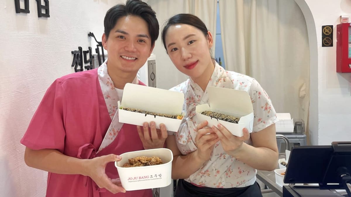 Former K-pop idol trainee now sells kimbap at Tanjong Pagar Plaza