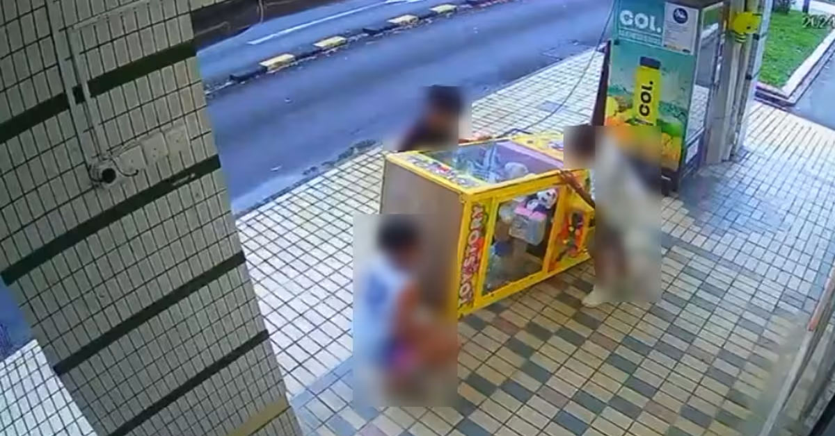 3 Teens Steal Labubu Dolls in Yishun by Tilting Claw Machine