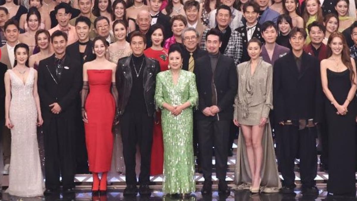 Who Stood Where In The TVB Anniversary Gala Pic?