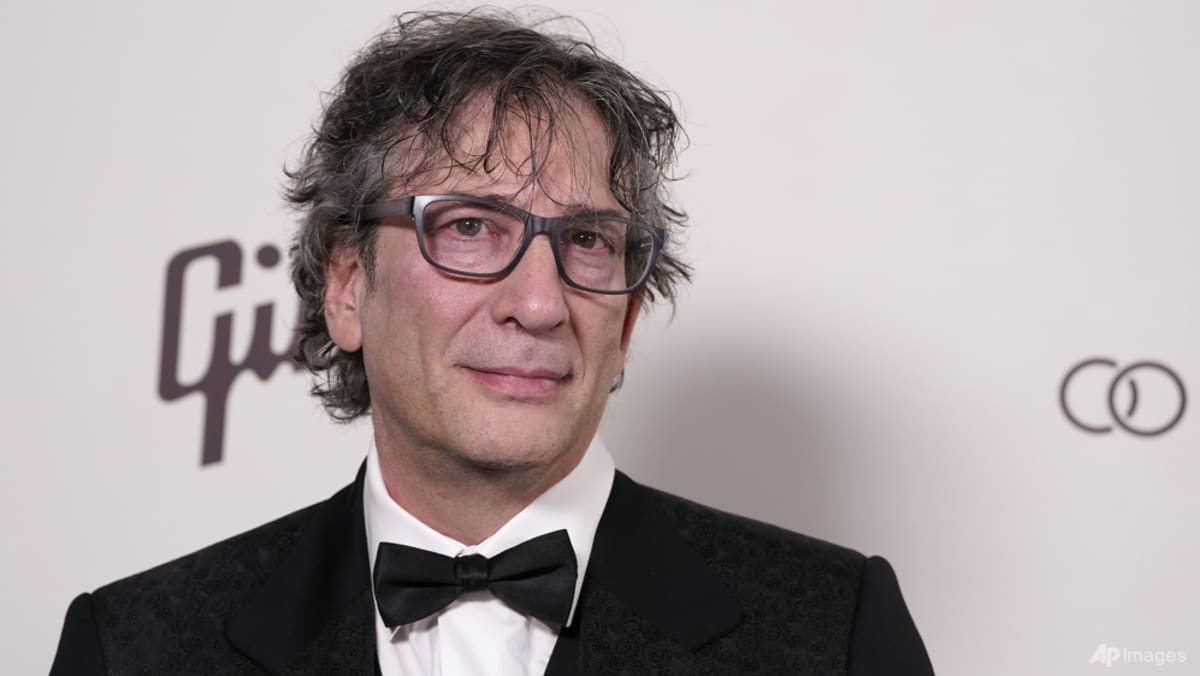 Neil Gaiman, facing multiple allegations of sexual abuse, is dropped by publisher Dark Horse Comics