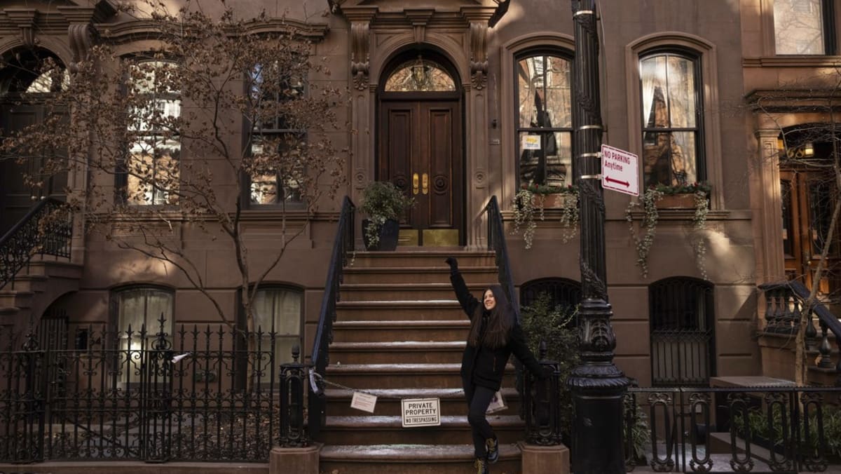 No cupcakes, no cosmos: Sex And The City brownstone in New York City will get a gate to deter tourists