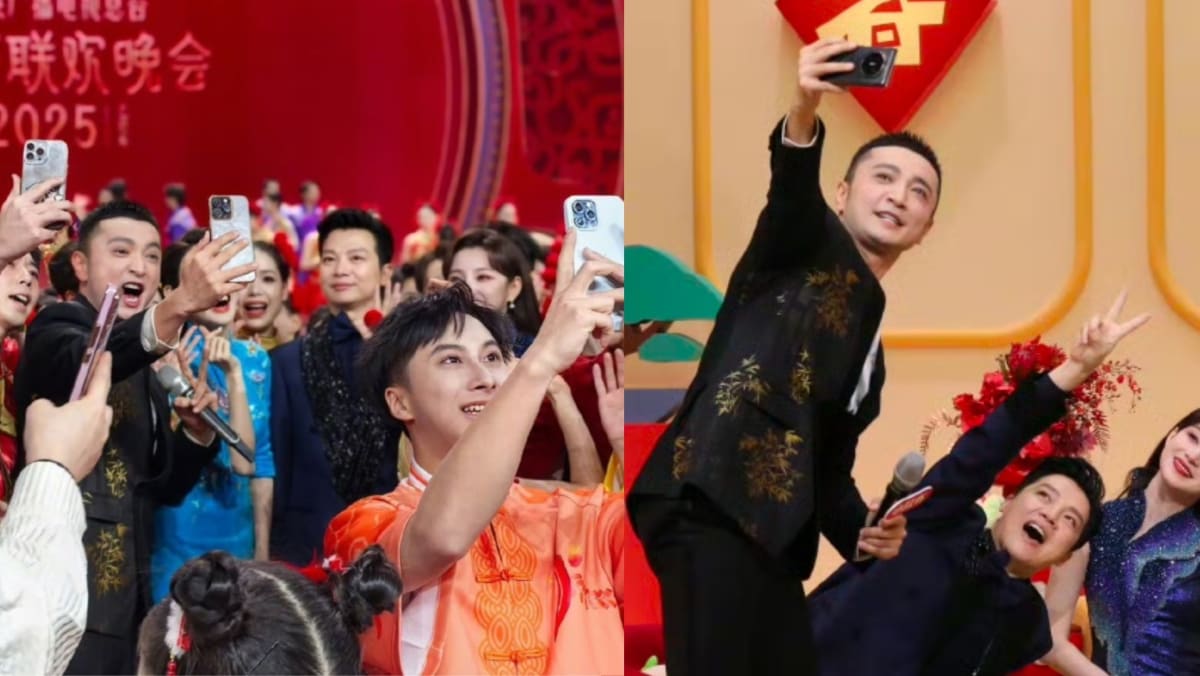 CCTV Spring Festival Gala Host Caught Using iPhone At The Huawei-Sponsored Event