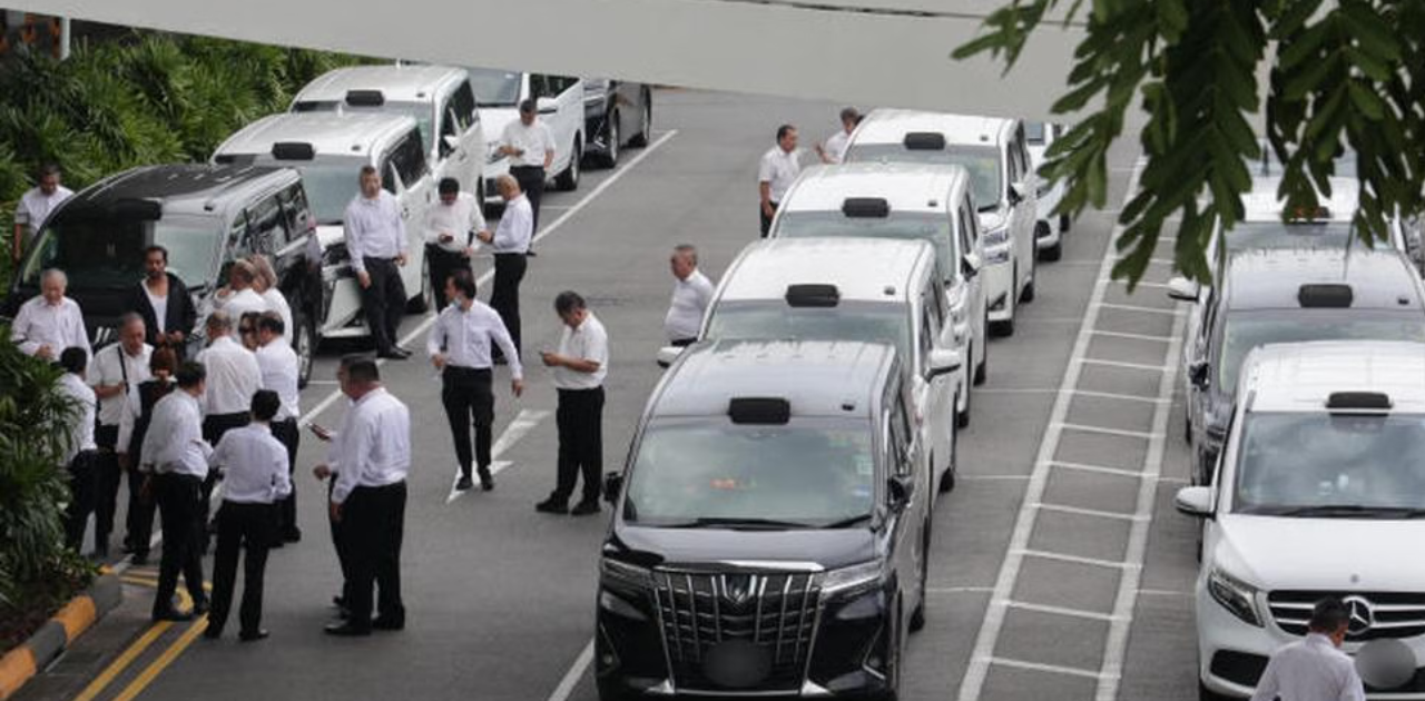 Changi Airport Suspends New Minibus Service After Premium Cab Drivers’ Complaints